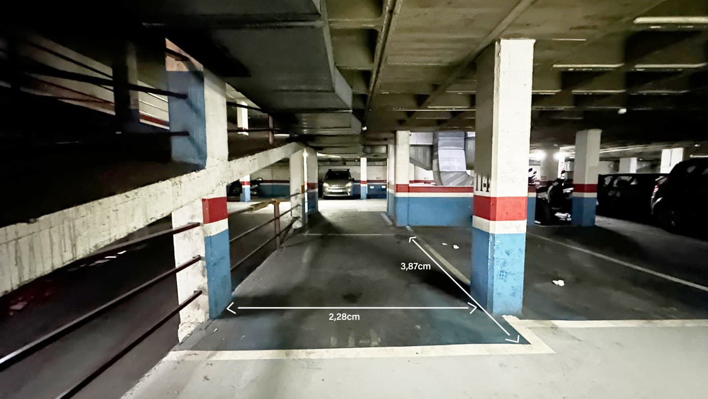 Plaza de Garaje con opción a alquiler situado en Calle Cinca-Torras i Bages — miniatura 2