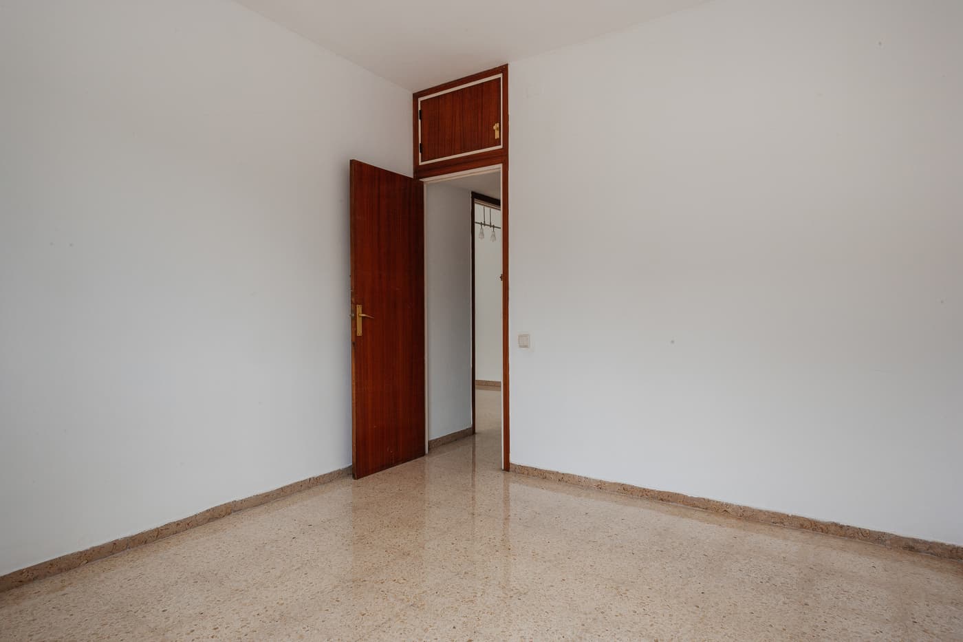 Luminoso piso de 4 dormitorios con balcón exterior en La Sagrera — miniatura 15