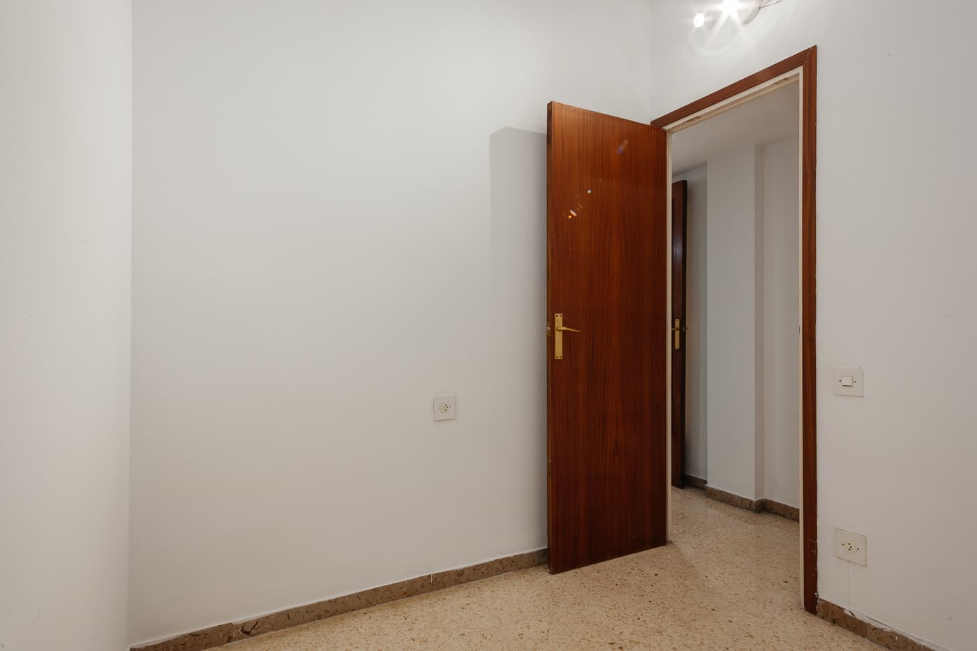 Luminoso piso de 4 dormitorios con balcón exterior en La Sagrera — miniatura 21