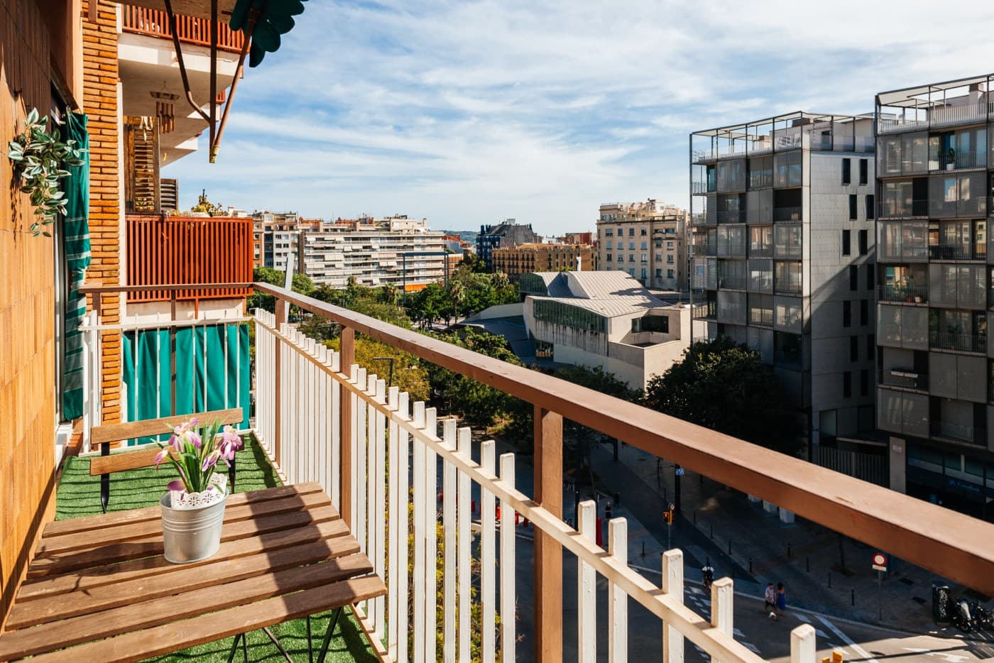 Piso alto y luminoso con vistas despejadas al Tibidabo – Av. Vallcarca — miniatura 2