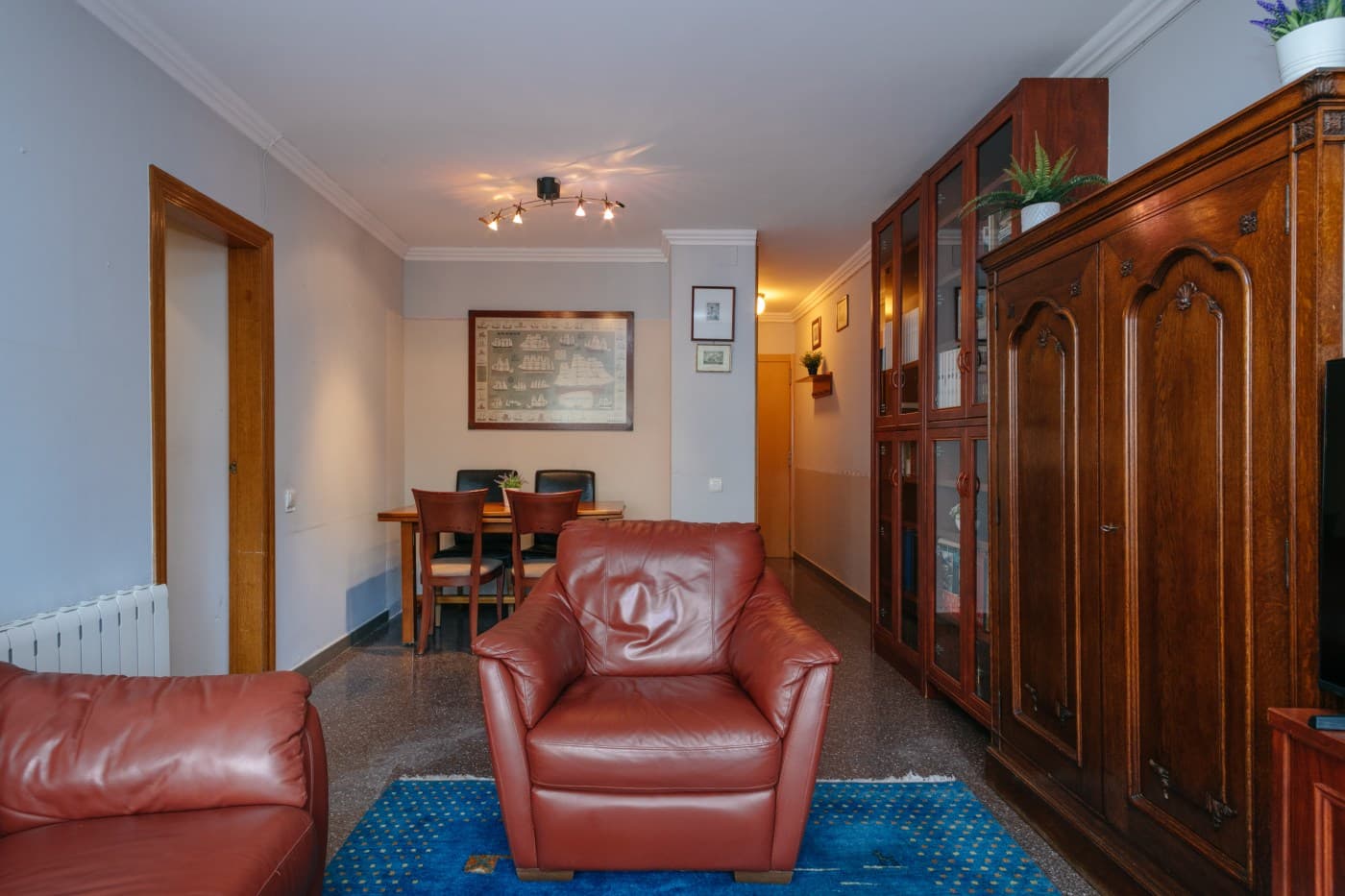 Excelente oportunidad: vivienda de 4 habitaciones con plaza de parking en concesión en una ubicación tranquila y bien comunicada. — miniatura 6