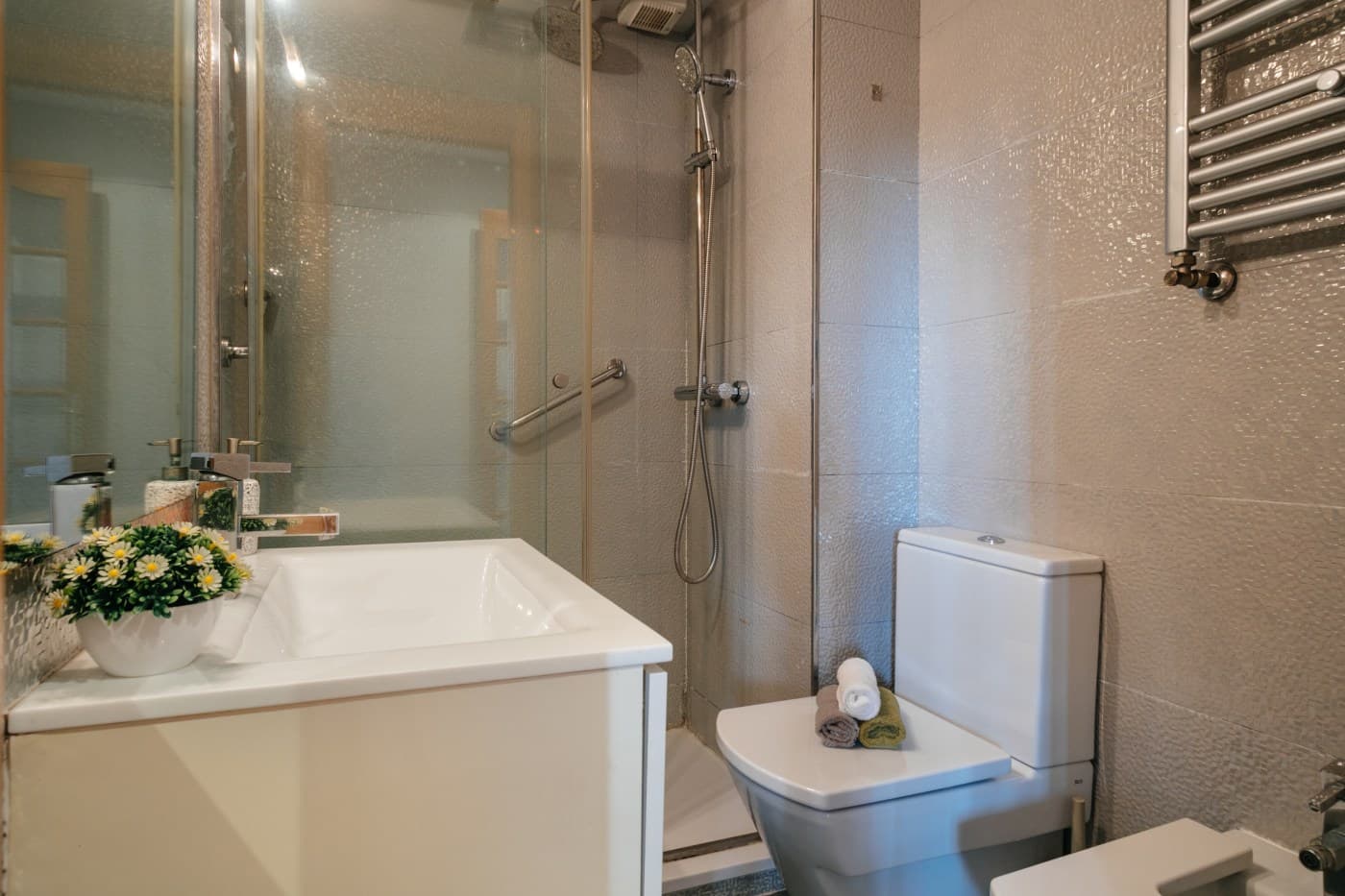 Excelente oportunidad: vivienda de 4 habitaciones con plaza de parking en concesión en una ubicación tranquila y bien comunicada. — miniatura 12