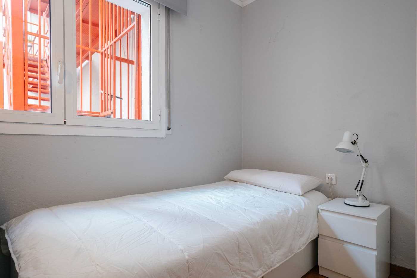 Excelente oportunidad: vivienda de 4 habitaciones con plaza de parking en concesión en una ubicación tranquila y bien comunicada. — miniatura 16