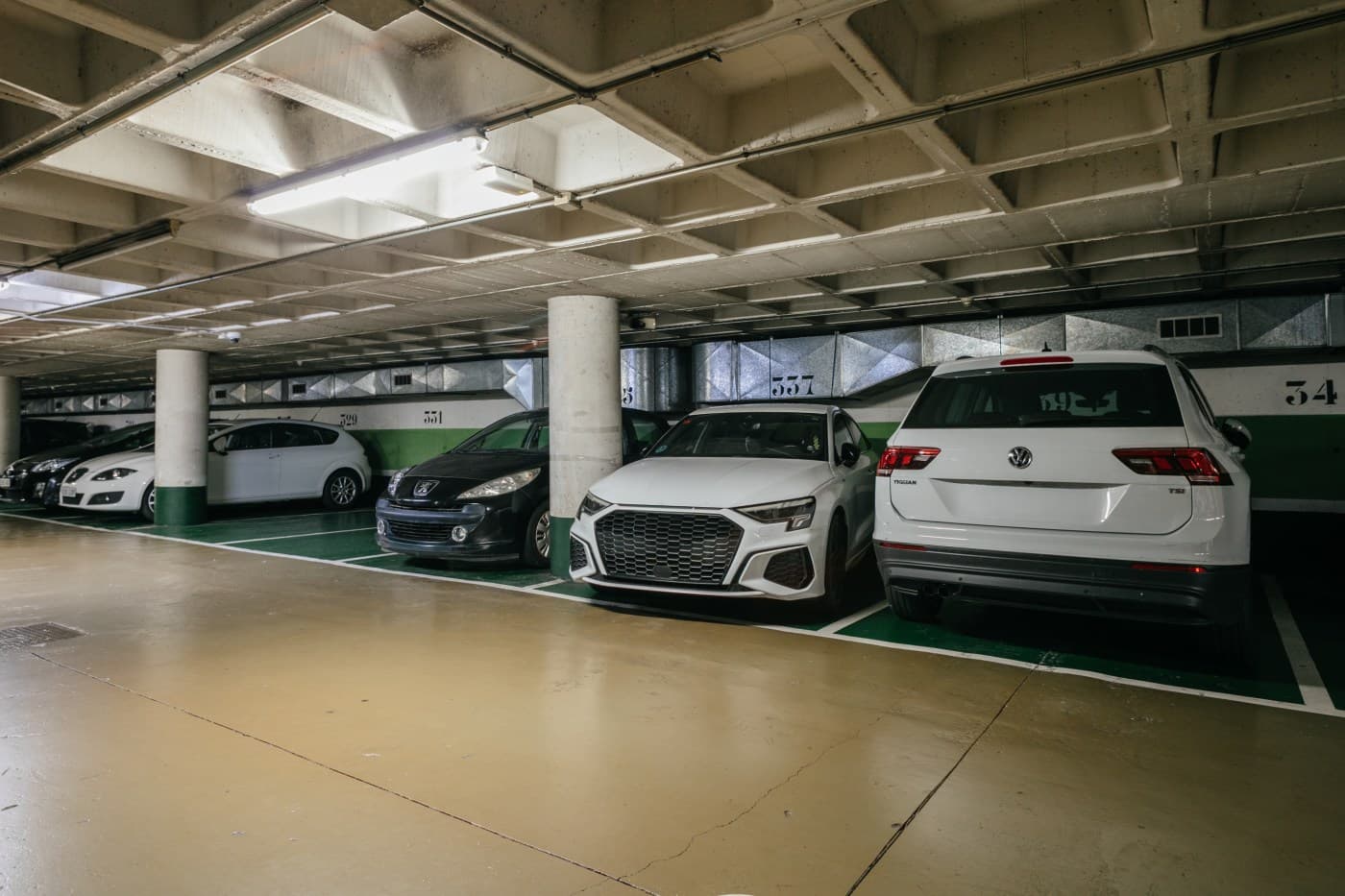 Excelente oportunidad: vivienda de 4 habitaciones con plaza de parking en concesión en una ubicación tranquila y bien comunicada. — miniatura 22