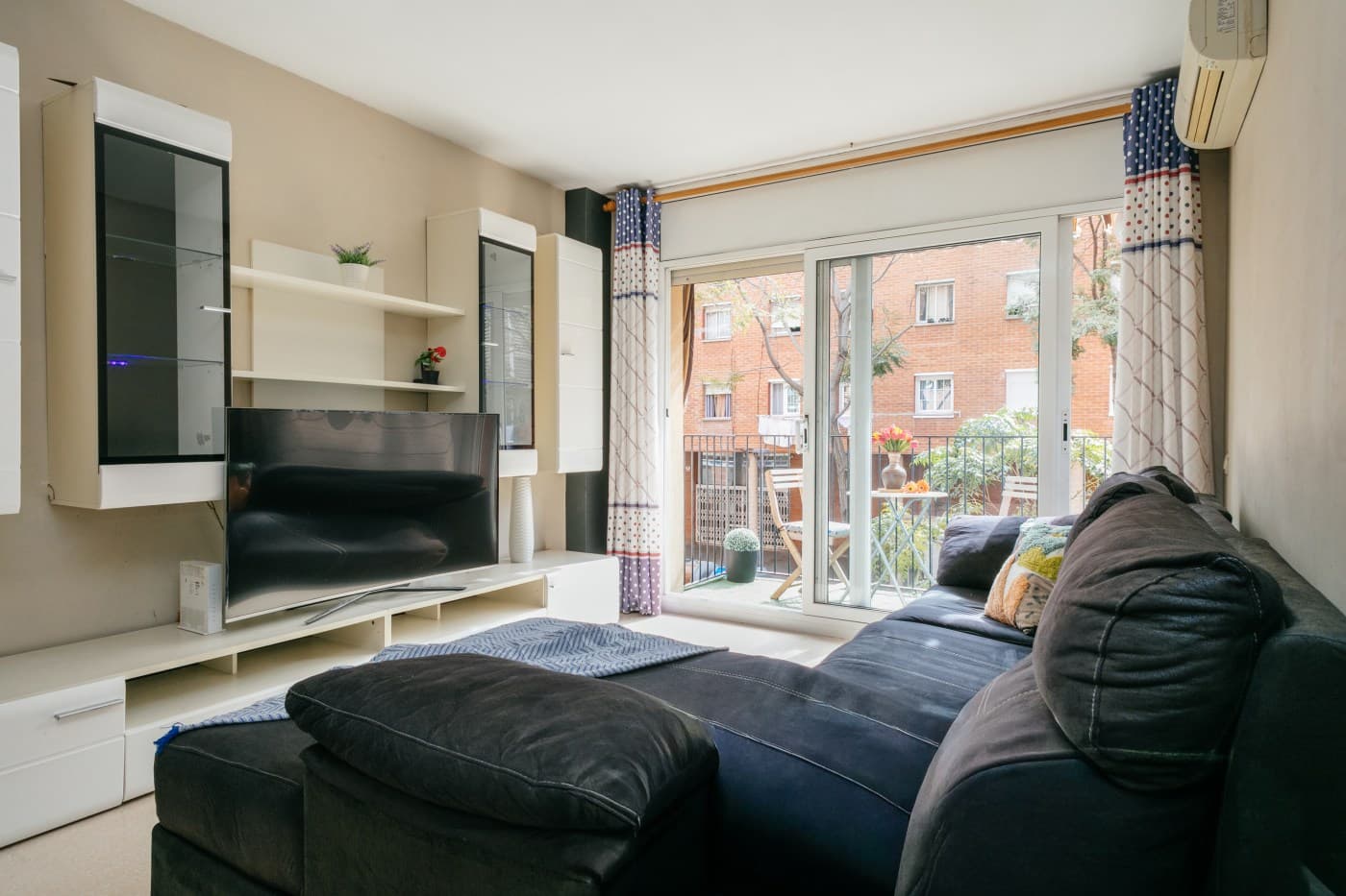 Luminoso piso de 3 habitaciones con balcón en Baró de Viver, Sant Andreu