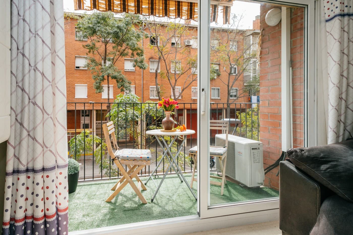 Luminoso piso de 3 habitaciones con balcón en Baró de Viver — miniatura 5