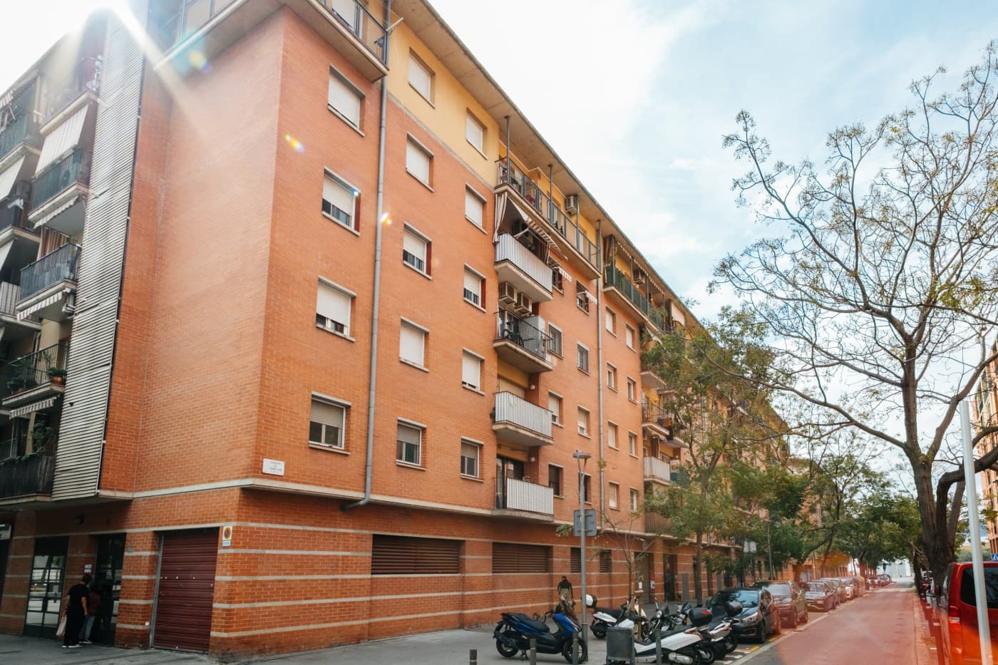 Luminoso piso de 3 habitaciones con balcón en Baró de Viver — miniatura 19