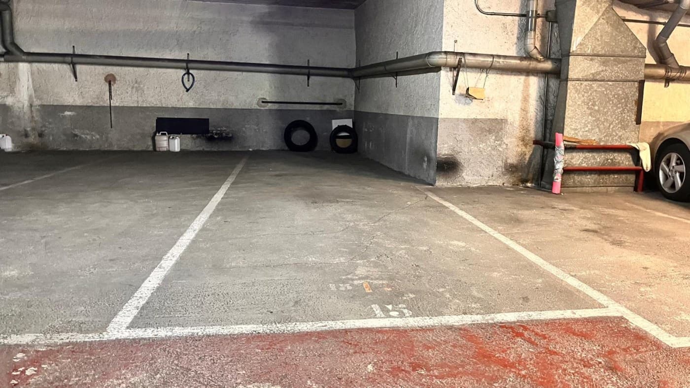 Parking en venta o alquiler en Calle Lanzarote – Sant Andreu Palomar — miniatura 3