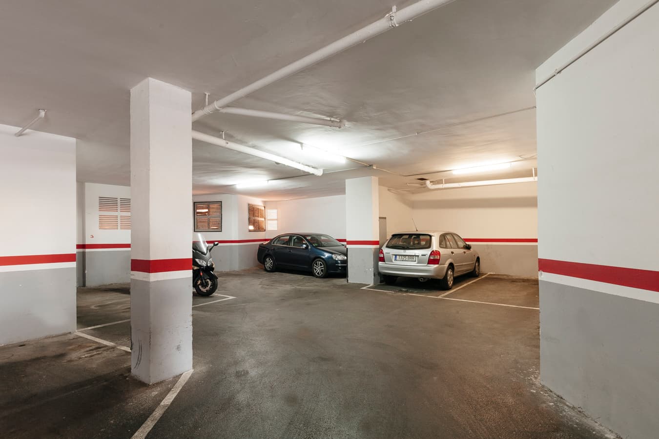 Plaza de parking en venta situado en la calle Parellada,  Sant Andreu de Palomar — miniatura 4
