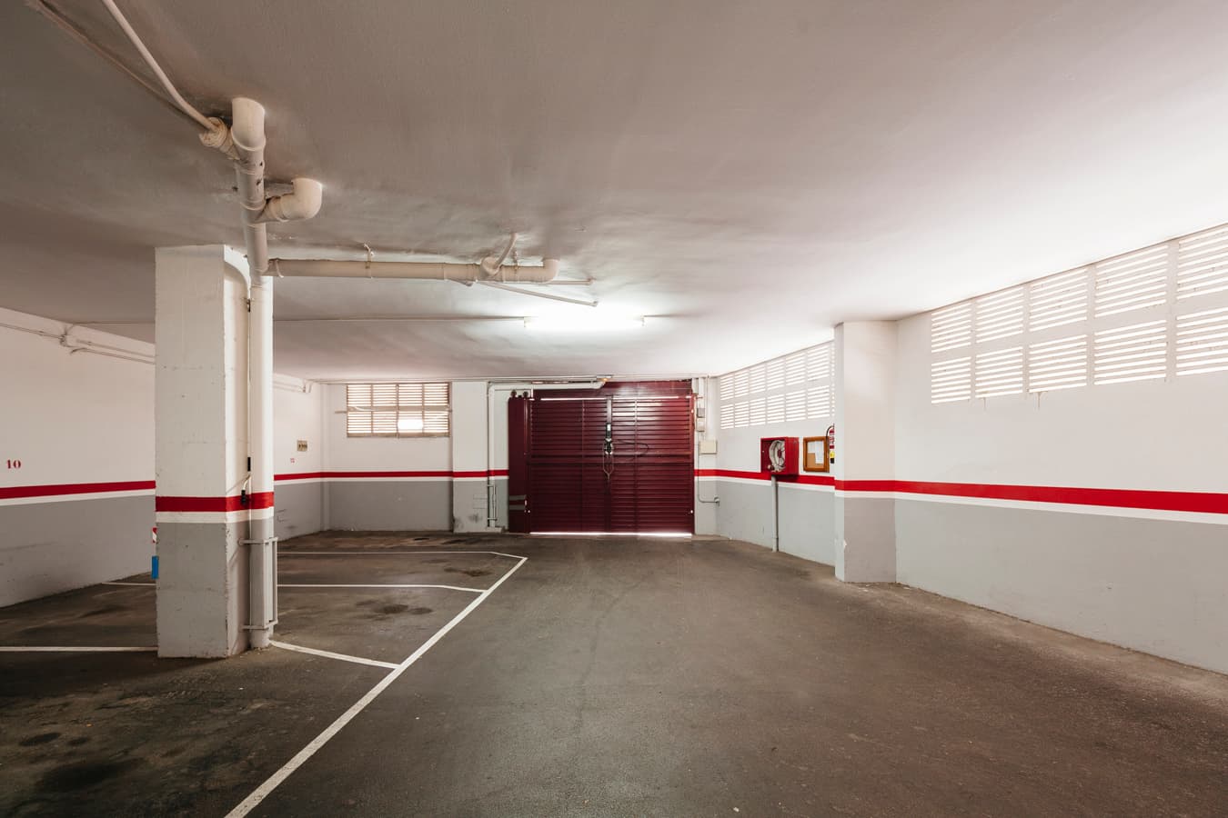 Plaza de parking en venta situado en la calle Parellada,  Sant Andreu de Palomar — miniatura 5