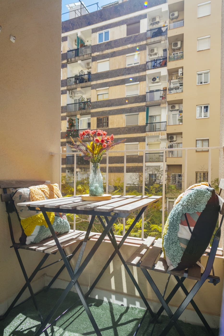 Luminoso y soleado piso de 3 habitaciones con balcón  — miniatura 2
