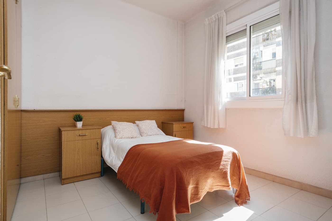 Luminoso y soleado piso de 3 habitaciones con balcón  — miniatura 10