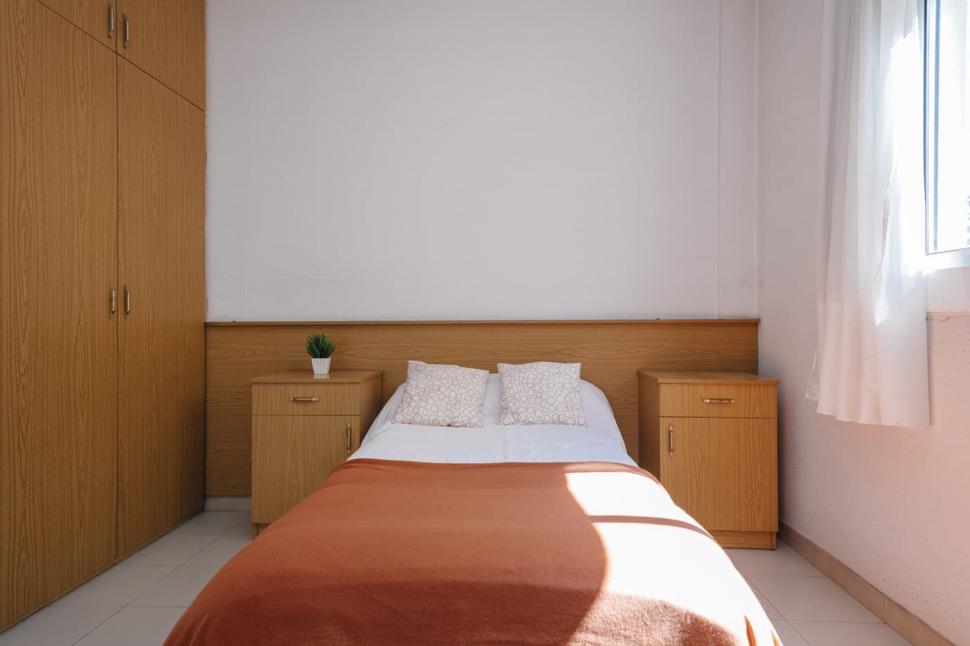 Luminoso y soleado piso de 3 habitaciones con balcón  — miniatura 11