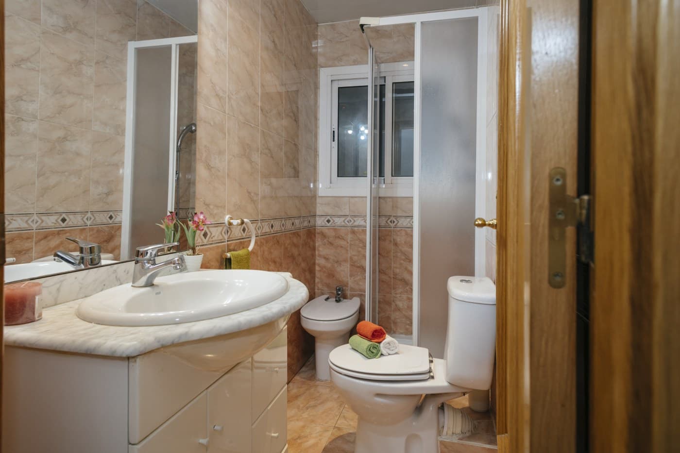 Luminoso y soleado piso de 3 habitaciones con balcón  — miniatura 14