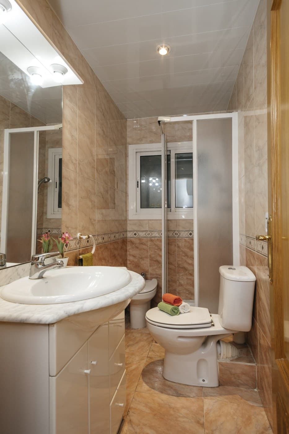 Luminoso y soleado piso de 3 habitaciones con balcón  — miniatura 15