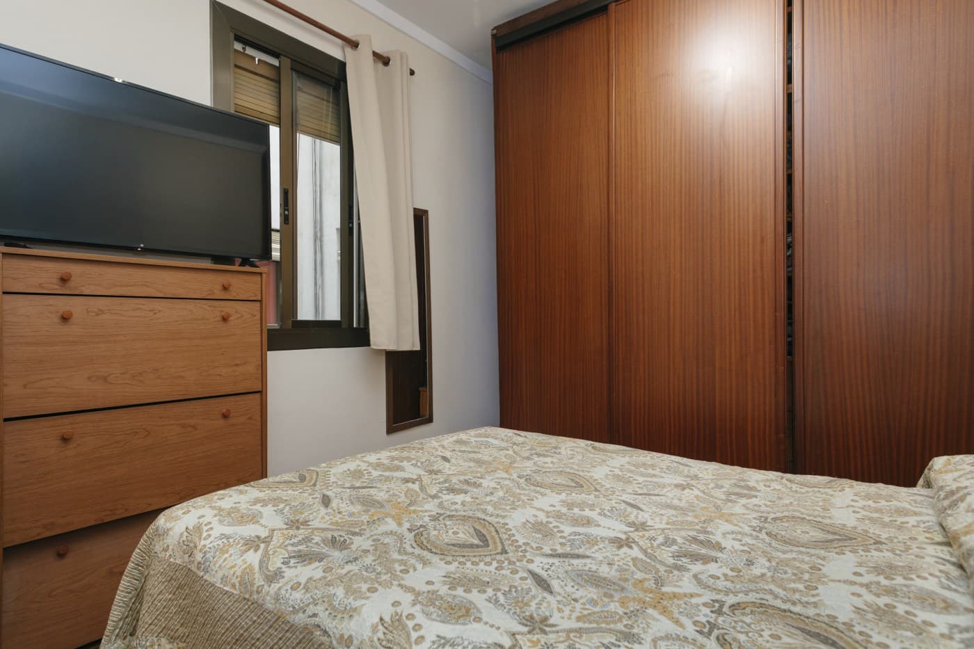 Luminoso y acogedor piso en venta de 4 habitaciones en La Sagrera — miniatura 10