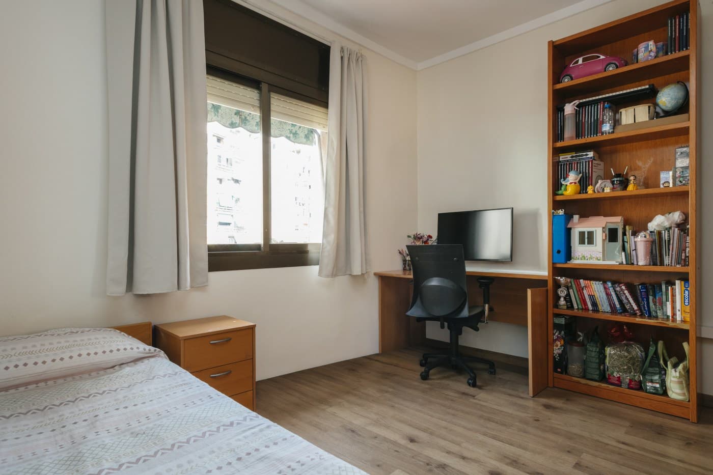 Luminoso y acogedor piso en venta de 4 habitaciones en La Sagrera — miniatura 12