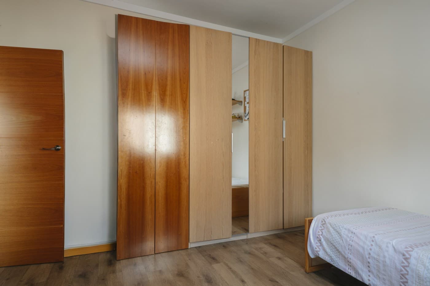 Luminoso y acogedor piso en venta de 4 habitaciones en La Sagrera — miniatura 13