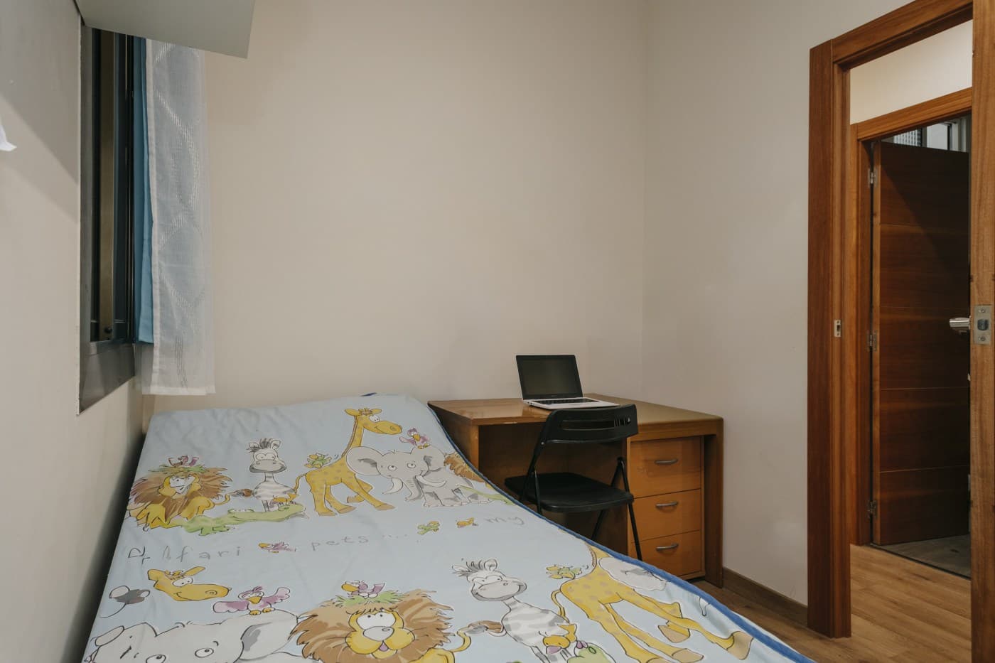Luminoso y acogedor piso en venta de 4 habitaciones en La Sagrera — miniatura 14