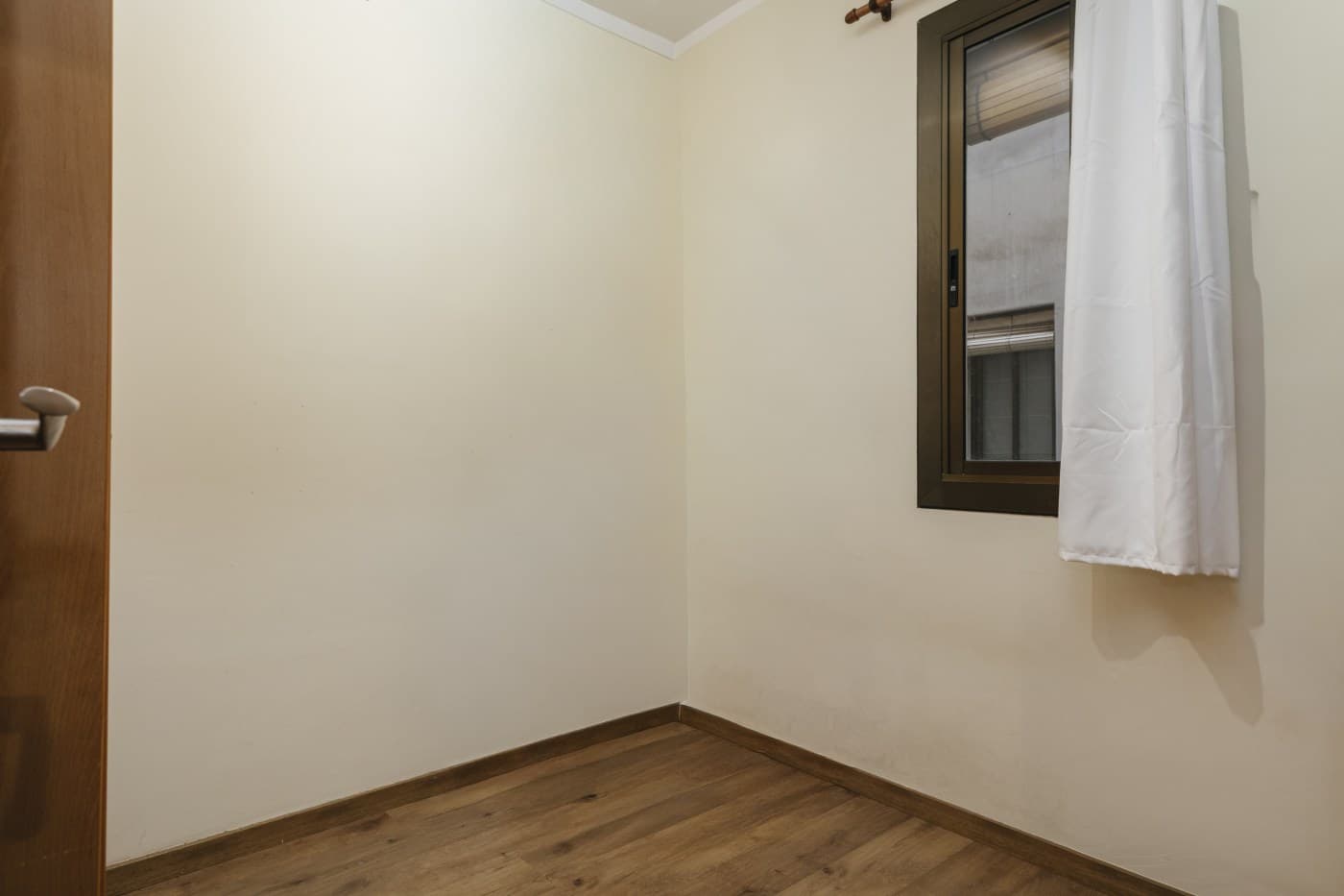 Luminoso y acogedor piso en venta de 4 habitaciones en La Sagrera — miniatura 15