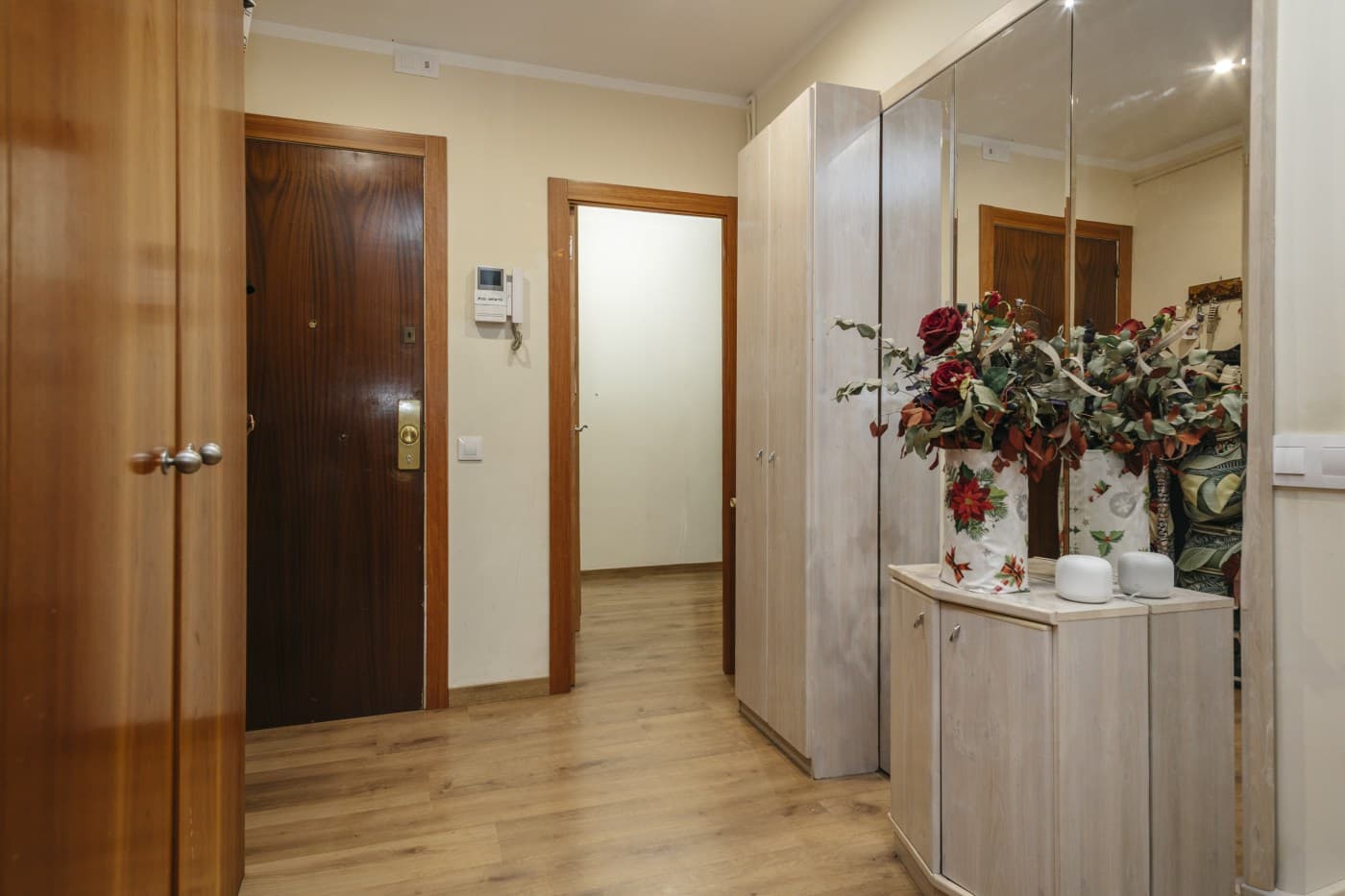 Luminoso y acogedor piso en venta de 4 habitaciones en La Sagrera — miniatura 23