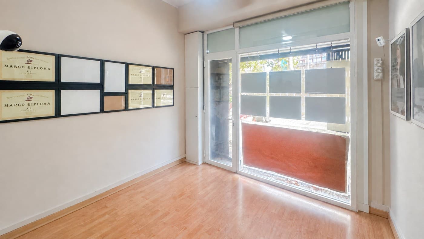 Local comercial en traspaso en la Sagrada Familia — foto 4 de 11