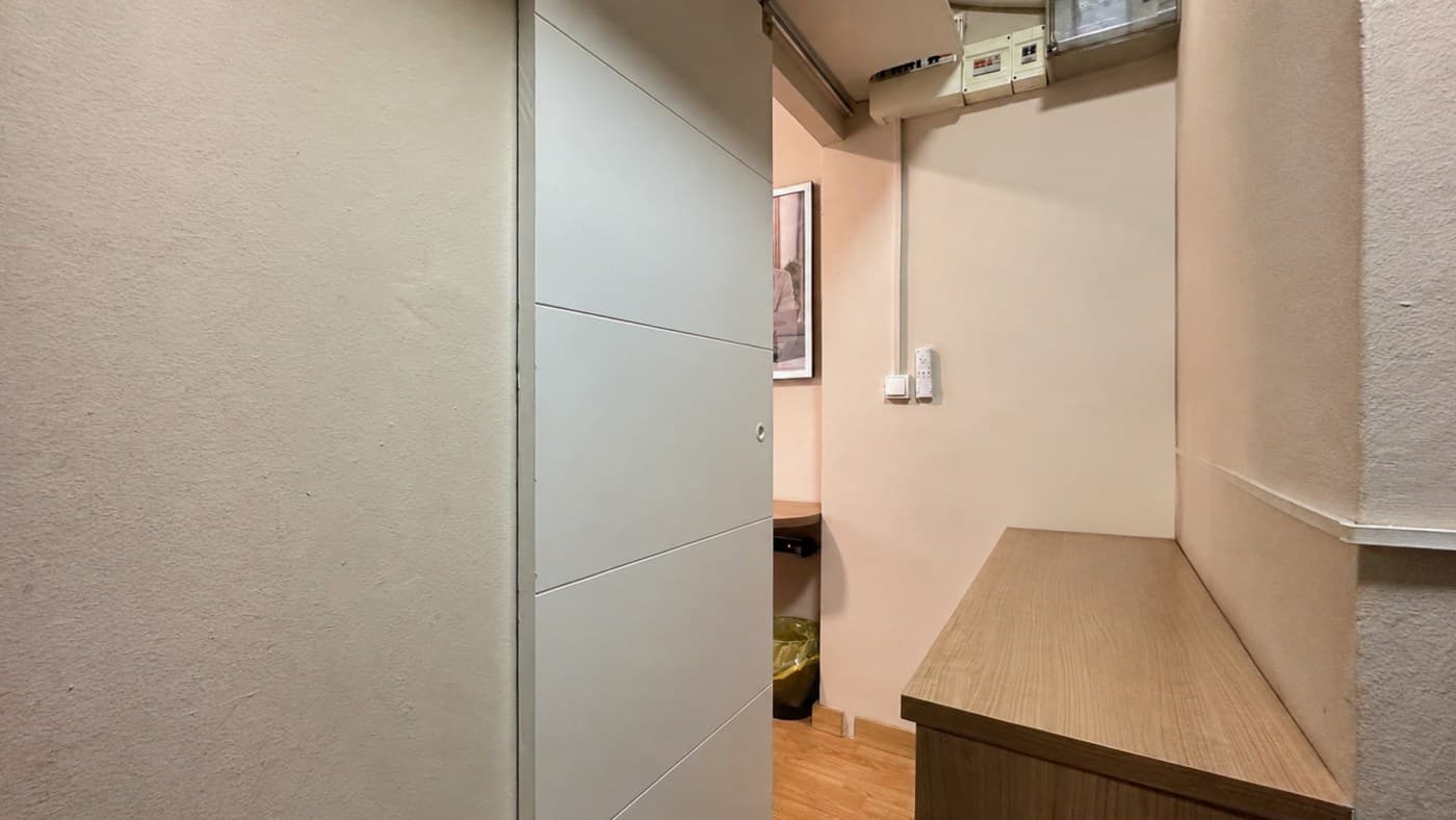 Local comercial en traspaso en la Sagrada Familia — miniatura 9