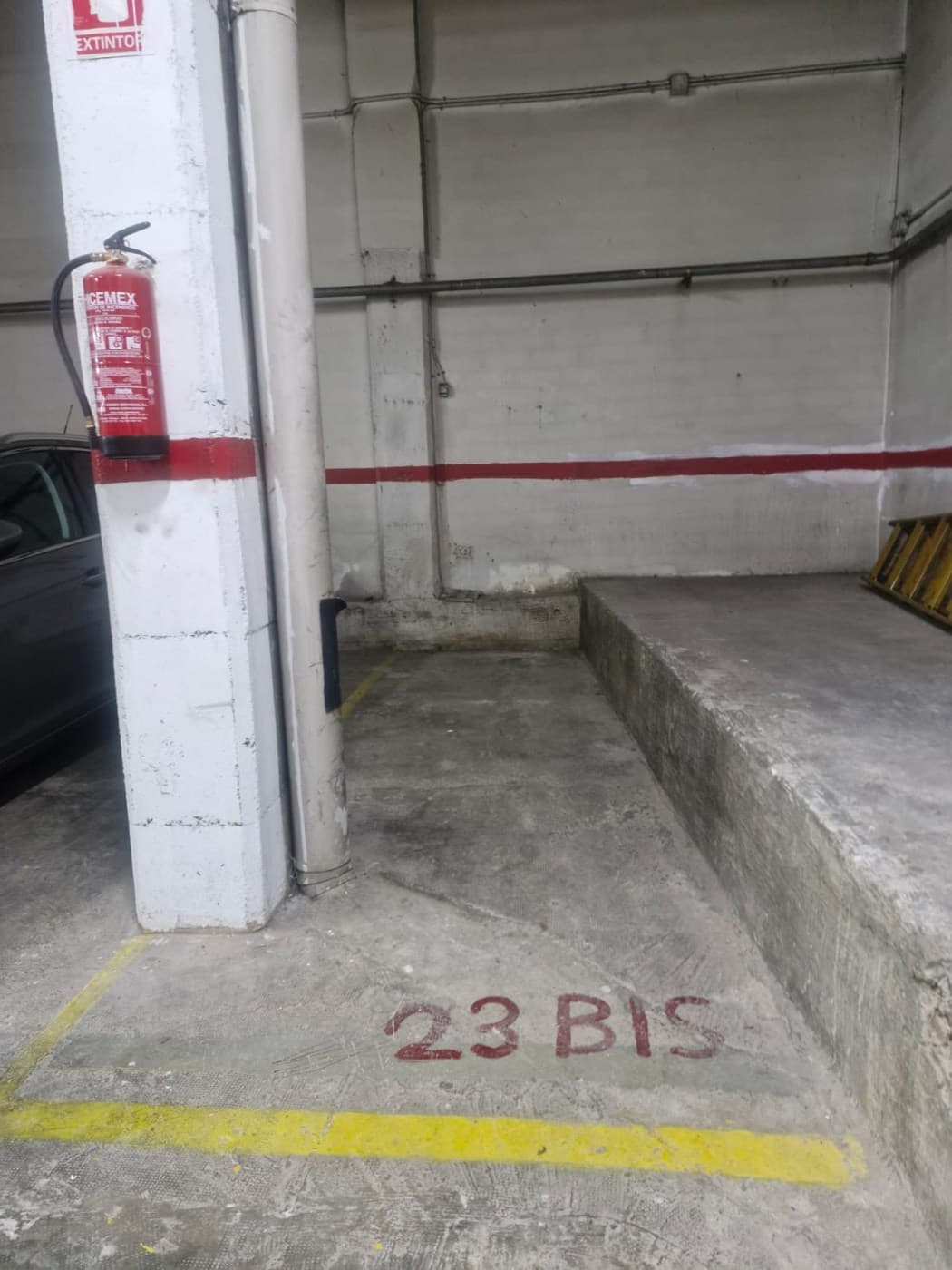 Plaza de parking para 3 motos en el barrio de Porta — miniatura 5