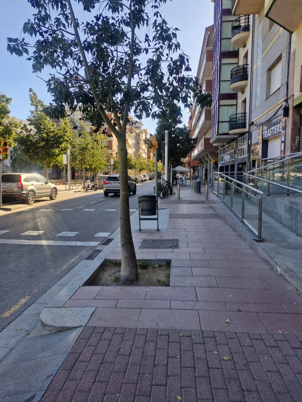 Plaza de parking para 3 motos en el barrio de Porta — miniatura 7