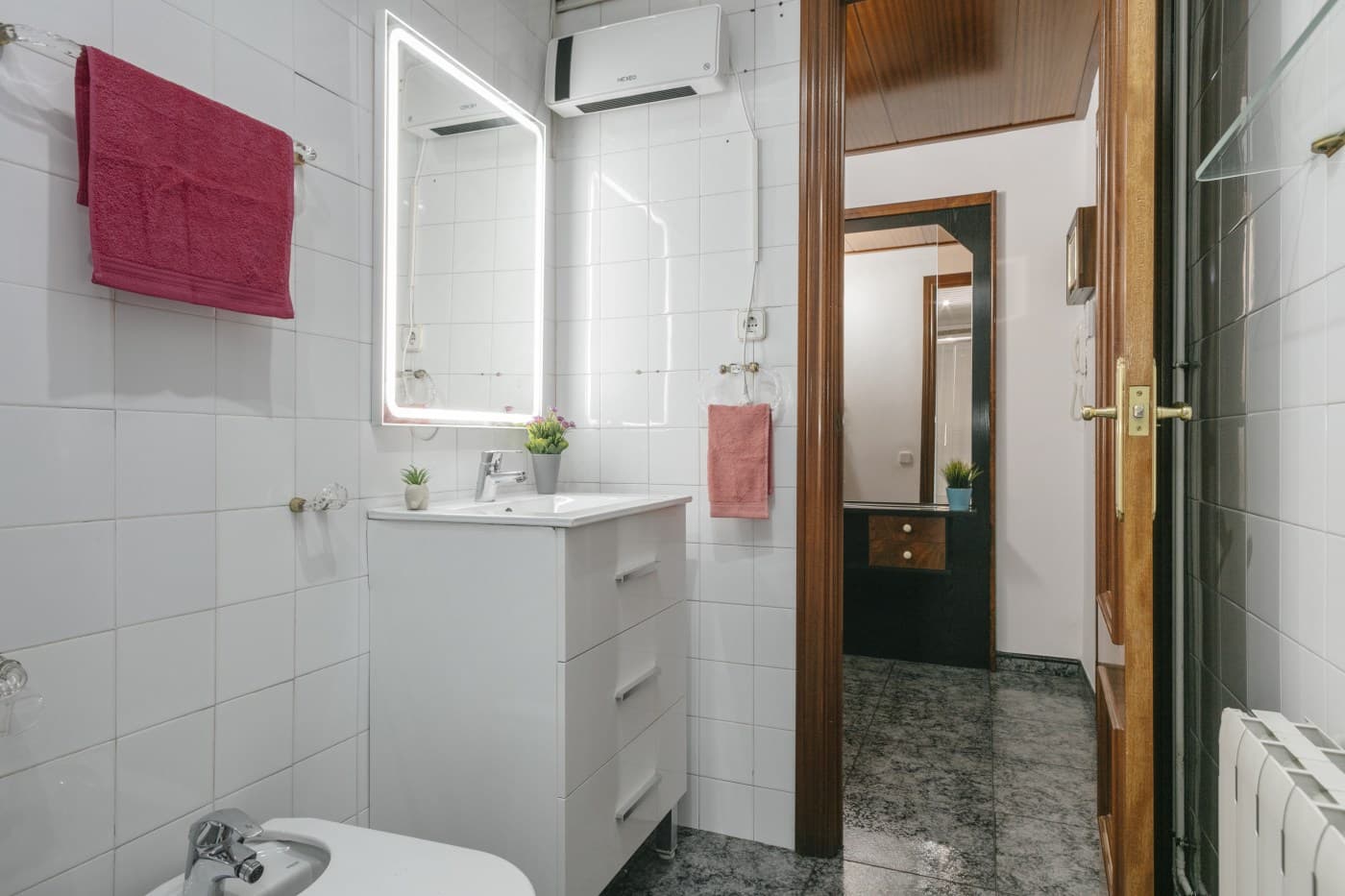 Luminoso piso de 3 habitaciones con terraza y balcón en Baró de Viver — miniatura 19