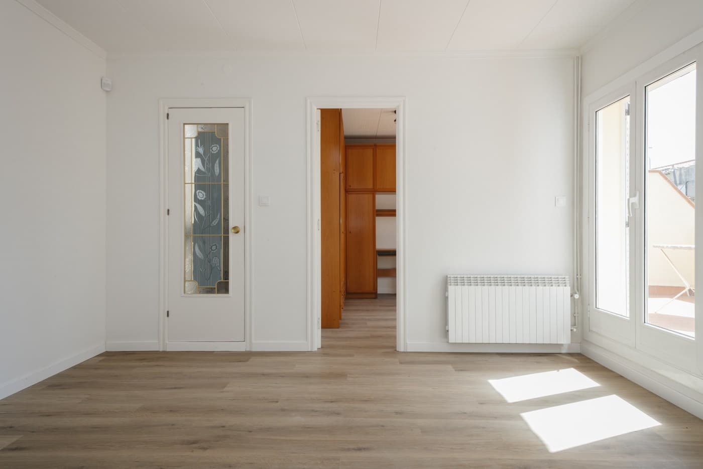 Ático reformado en alquiler, de 3 habitaciones y con dos terrazas — miniatura 2