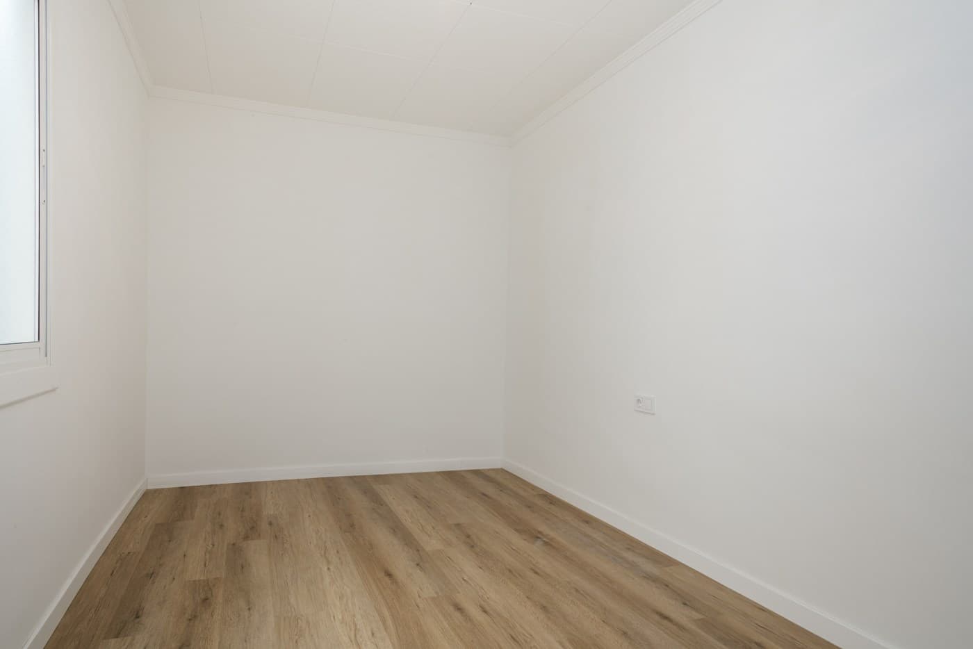 Ático reformado en alquiler, de 3 habitaciones y con dos terrazas — miniatura 17