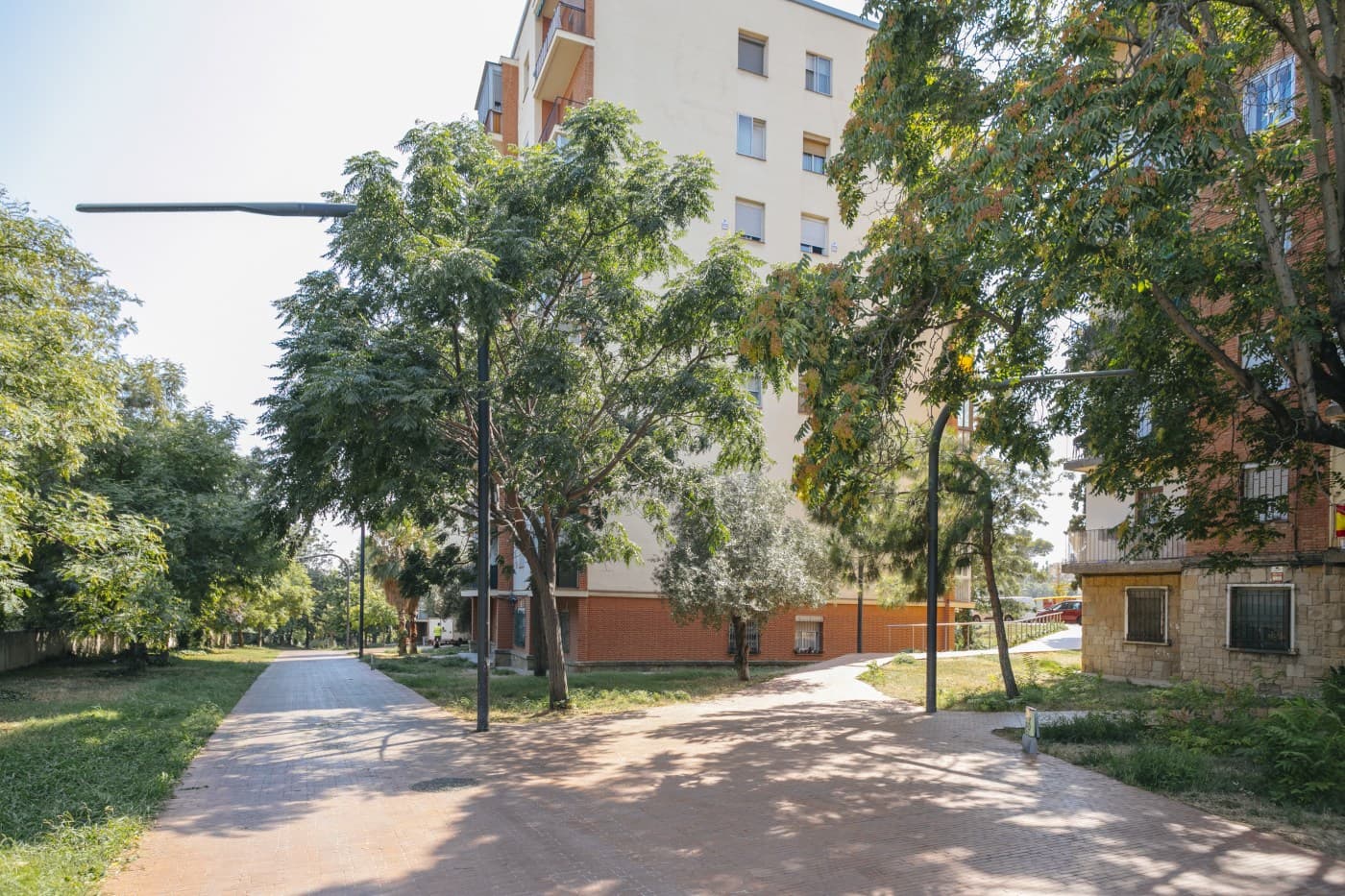 Luminosa vivienda exterior con ascensor en Trinitat Nova — foto 1 de 15