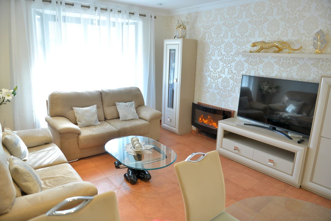 Chalet en venta de 4 habitaciones para entrar a vivir en Los Rosales, Sevilla — foto 2 de 32