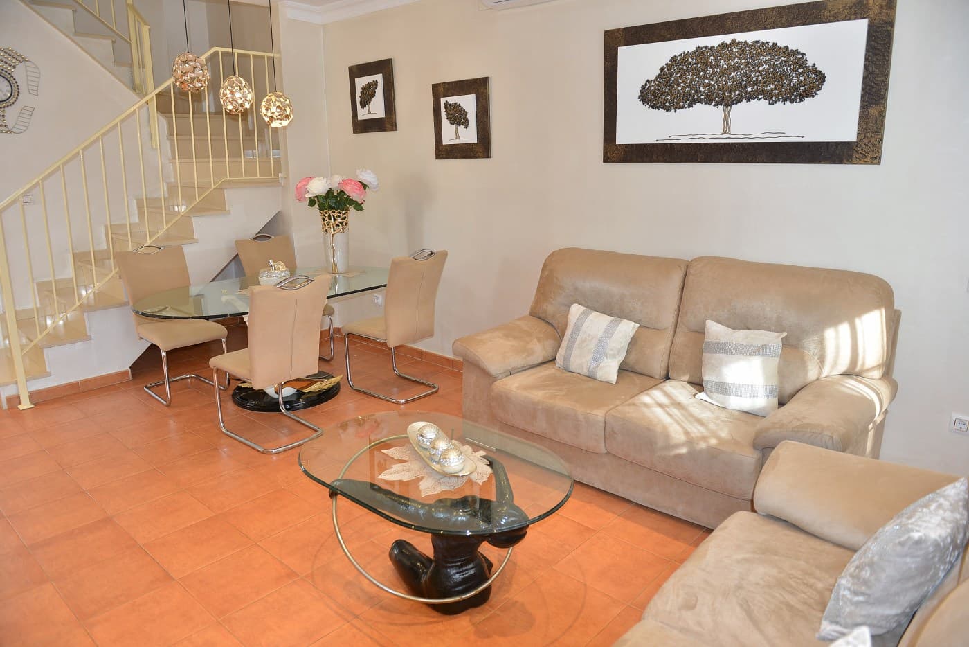 Chalet en venta de 4 habitaciones para entrar a vivir en Los Rosales, Sevilla — foto 3 de 32