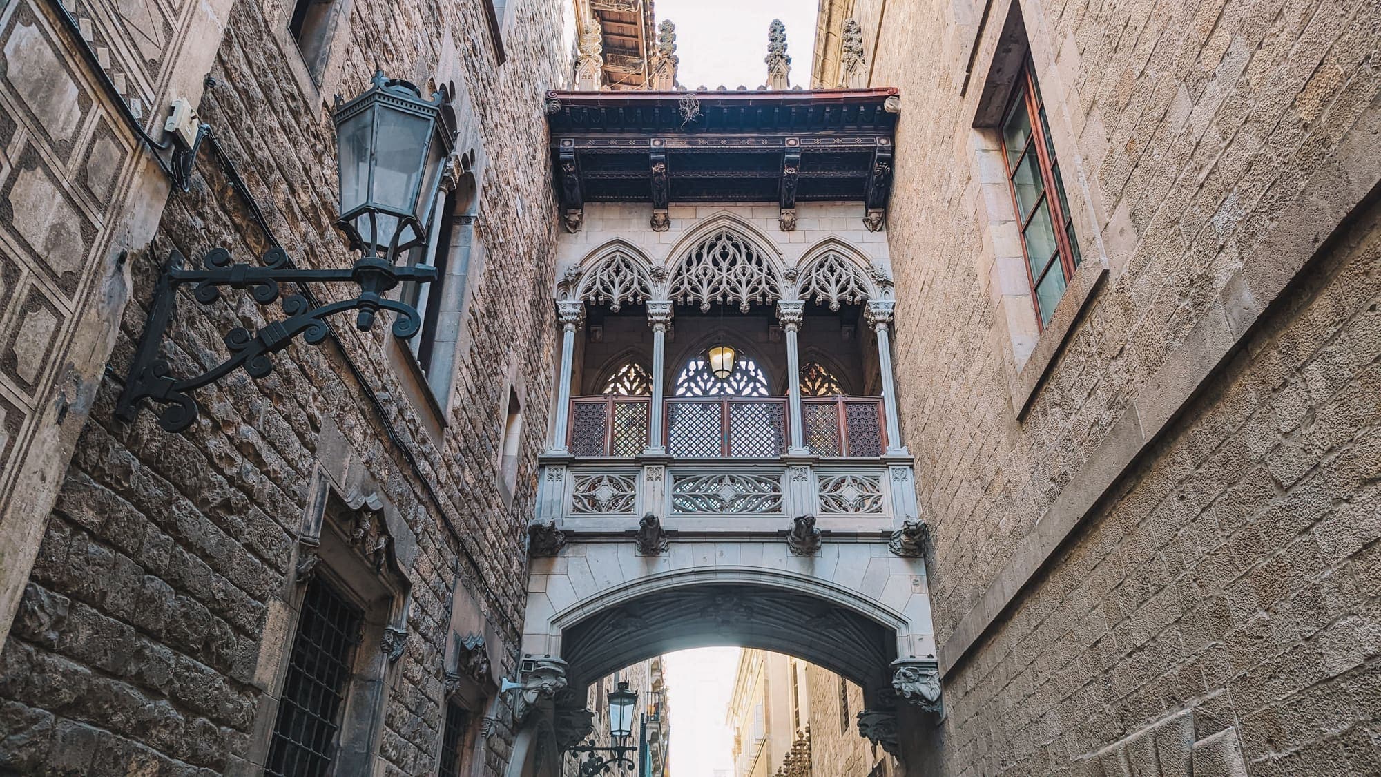 Pont del Bisbe, en el Barri Gòtic de Ciutat Vella